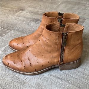 Kanna Ankle Boots